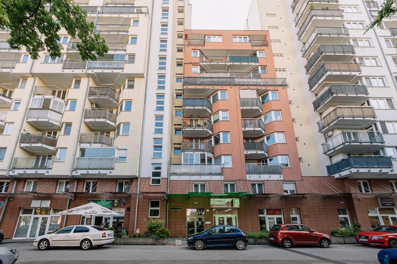 Apartment Family Bratislava Parking Slot Included! Exterior photo